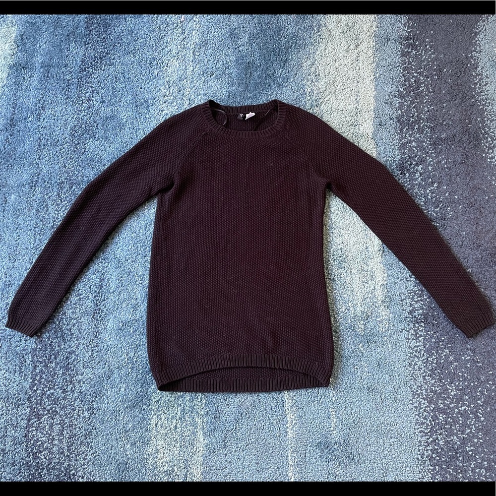 Black knit H&M sweater